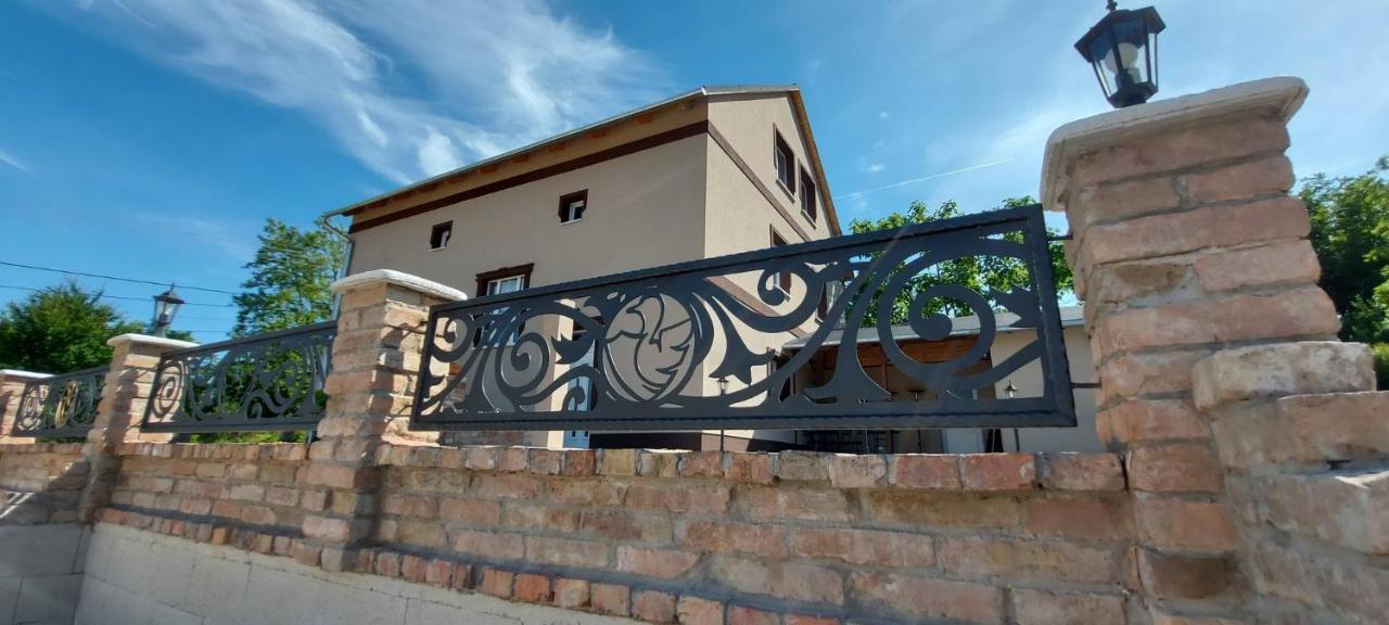 Villa Verteskacsa Vertesacsa ภายนอก รูปภาพ