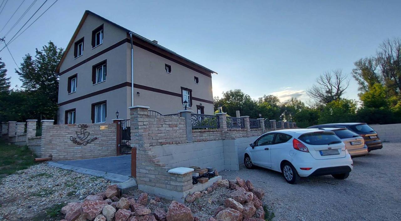 Villa Verteskacsa Vertesacsa ภายนอก รูปภาพ